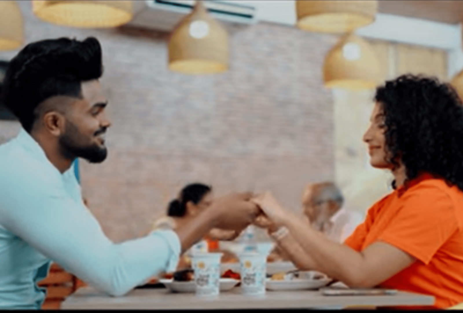 රස නොමියෙන ආදරේ මතක රස කරන මොහොතක, ආදරෙන් බැඳුන හැටි.. | Perera & Sons